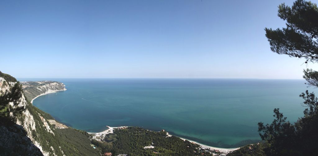 Il monte Conero e la baia di Portonovo